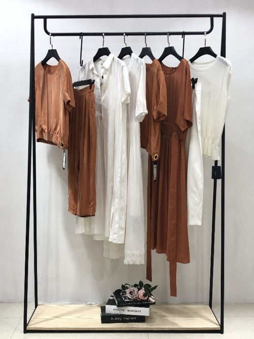 品牌折扣女装 独特设计连衣裙的淘宝批发新机遇