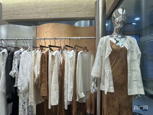 深圳南油原创新中式服装走俏市场，引领服饰批发新风尚