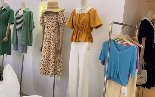 五一前广州服装批发市场火爆，揭秘本季流行色彩新风向